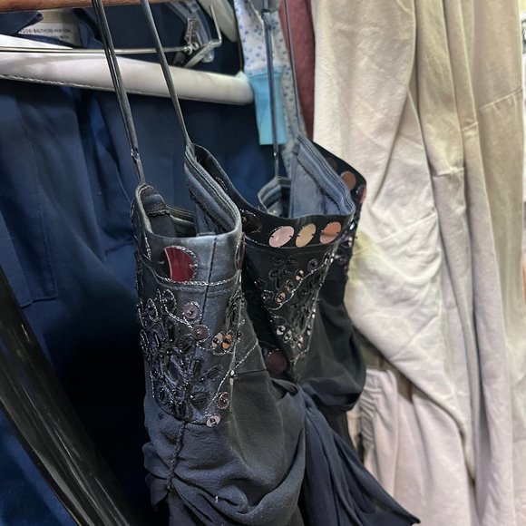 Filmy Spagetti Strap Top by BCBG MaxAzria Size 6 - Picture 5 of 5